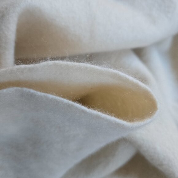 Sferra Dorsey Cashmere Throw or Wrap {{{SHRUNK}}} - Picture 10 of 11